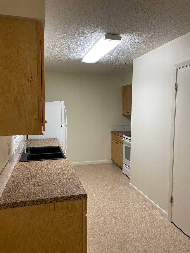 Foto del edificio - 204 W Lady Lake Blvd