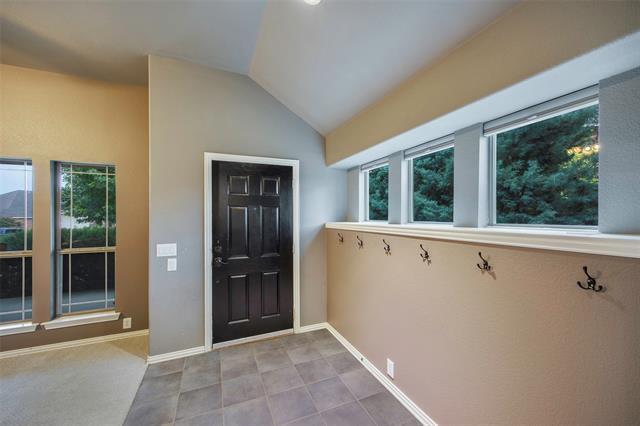 Building Photo - 717 Chelsea Dr