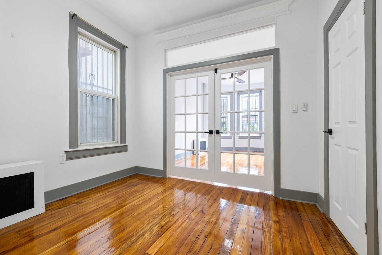 Primary Photo - 14 Oakland Pl
