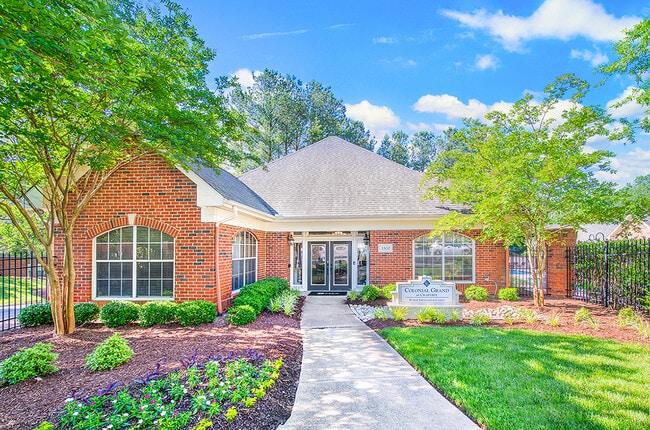 Colonial Grand at Crabtree Valley Apartments - Raleigh, NC | Apartments.com