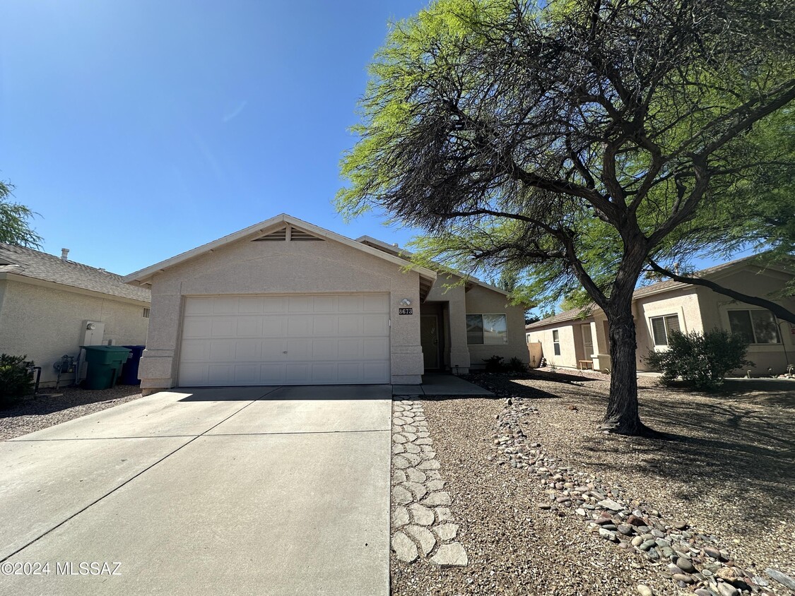 Foto principal - 8673 S Desert Dove Dr