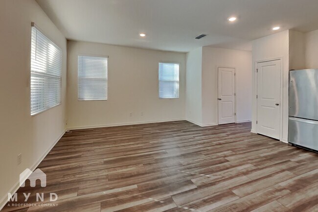 Foto del edificio - 2622 Senegal Wy