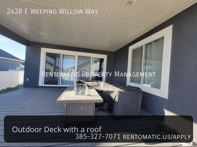 Foto del edificio - 2428 E Weeping Willow Way