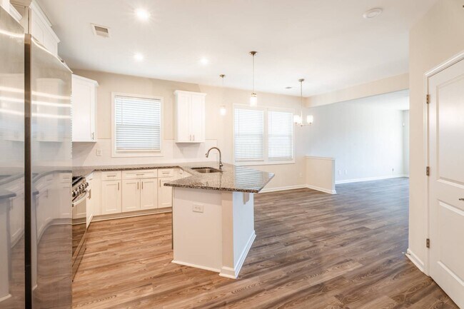 Foto del edificio - 812 Justify Lp