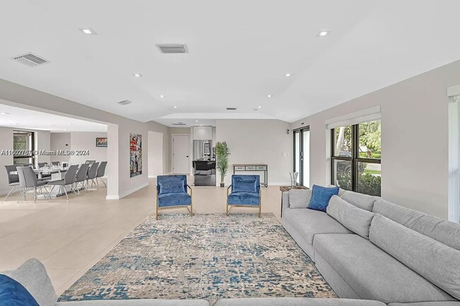 Building Photo - 536 Hibiscus Dr