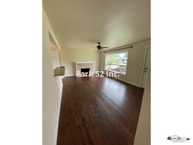 Foto del edificio - 7022 S Thompson Ave