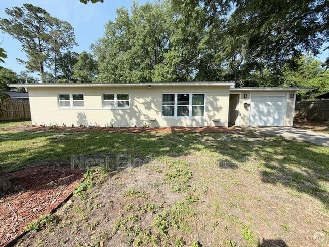 Building Photo - 1325 Hibiscus St