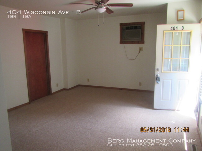Building Photo - One Bedroom One Bath Private Entrance