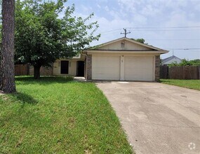 Building Photo - 3400 Chatham Ct