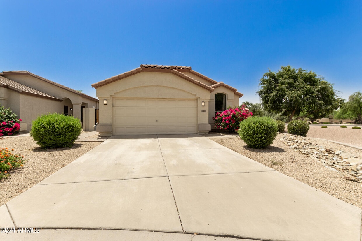 Foto principal - 1046 S Sierra St