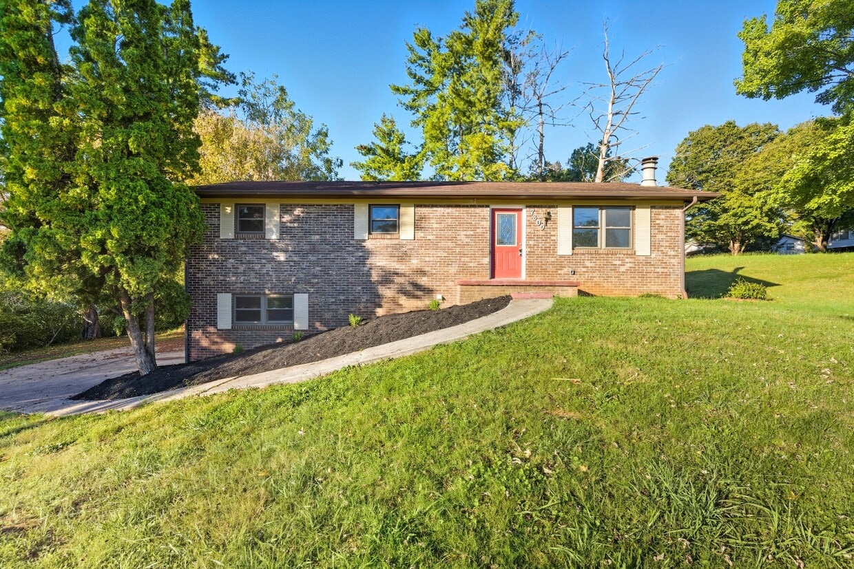 Primary Photo - 7800 Temple Acres Dr