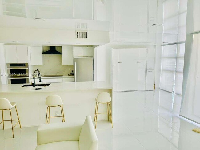 Building Photo - 600 Parkview Dr