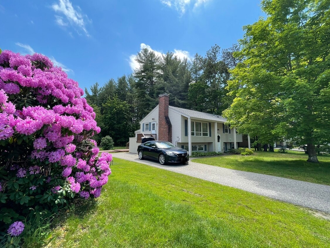 4 Strafford Rd, Dover, NH 03820 House for Rent in Dover, NH