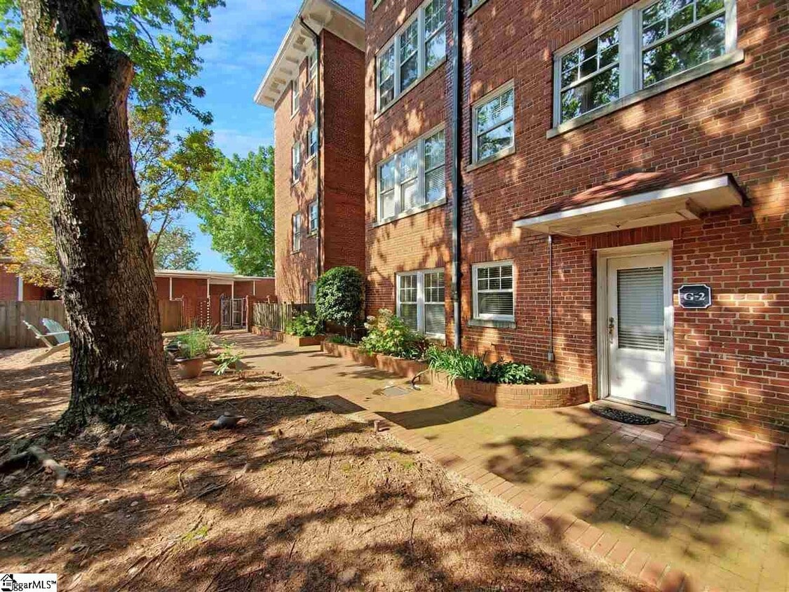10 Manly St Unit G2, Greenville, SC 29601 Condo for Rent in