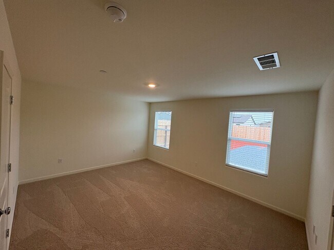 Foto del edificio - Newly built DR HORTON Rent Ready!! *Private Showing Only*