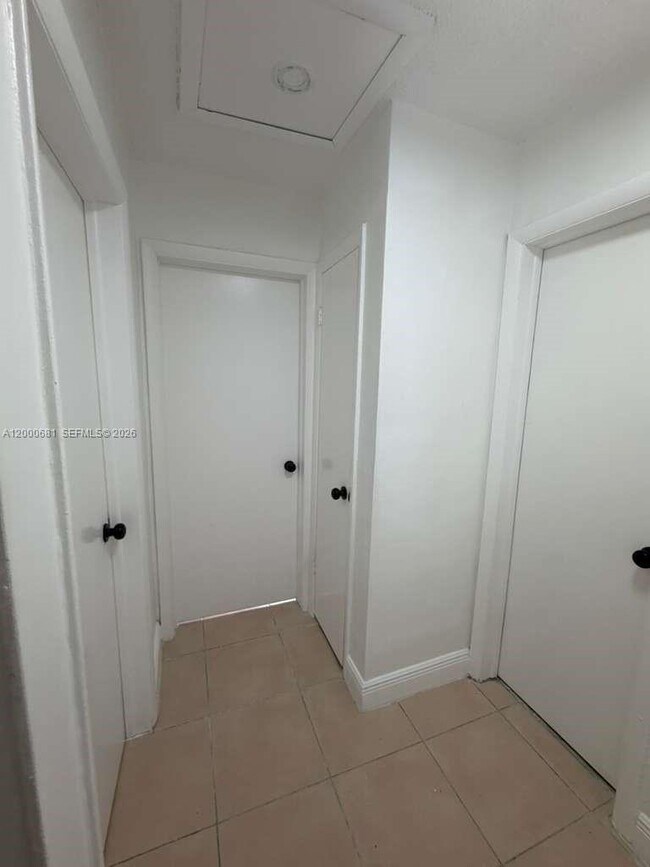 Foto del edificio - 18416 NE 24th Ct