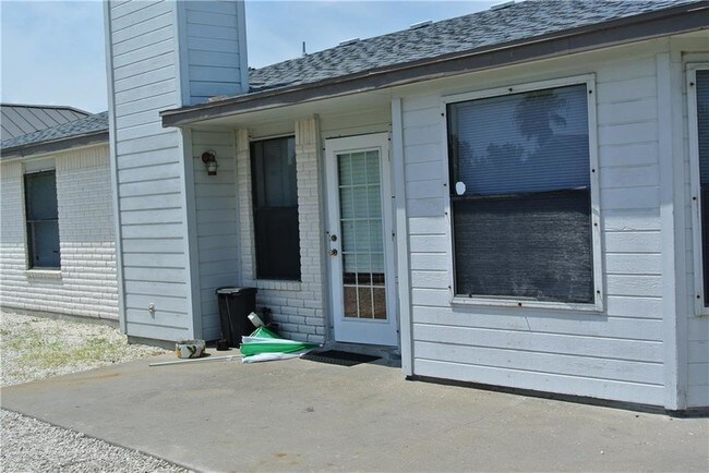 Building Photo - 13905 Windjammer Dr