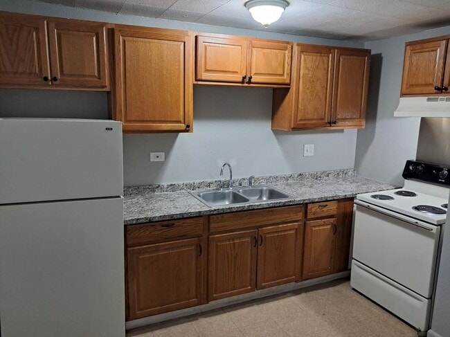 Photo - 1600 Clinton St Apartment