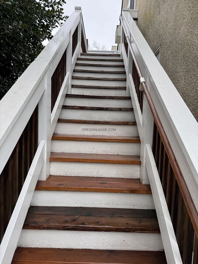 Foto del edificio - 2 Bedroom 1 bath downtown apartment availa...