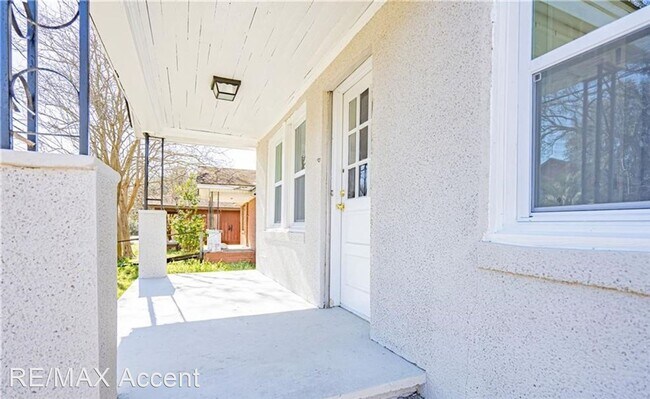 Building Photo - 2 br, 1 bath House - 109 Kingman Ave.