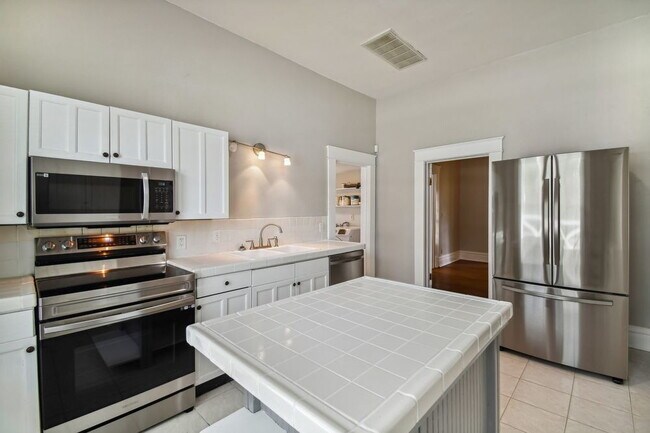 Building Photo - Beautifully restored 4 bedroom home with f...