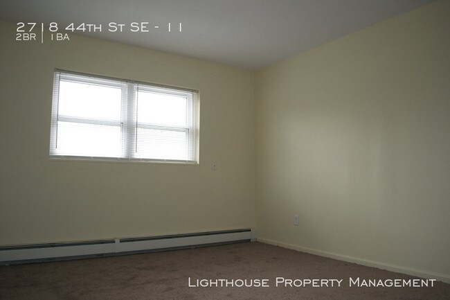Building Photo - 2718 44th St SE