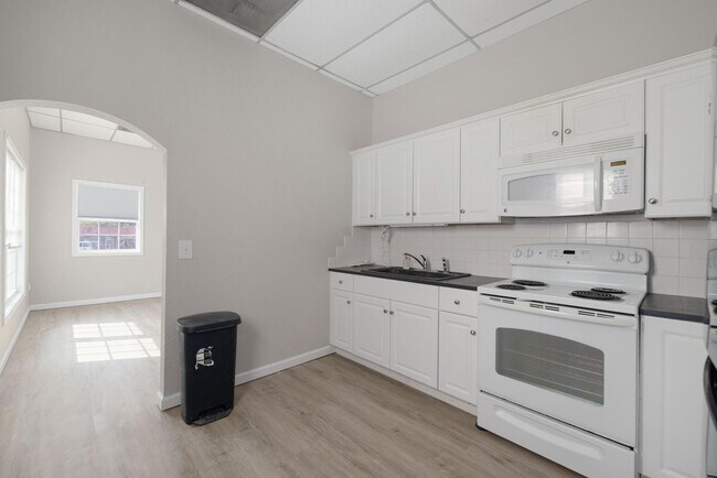Foto del edificio - 2908 Bloomingdale Rd