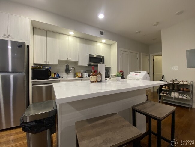 Building Photo - 1 Everett St