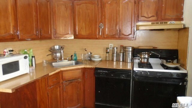 Foto del edificio - 237-19-237-93 93rd Rd