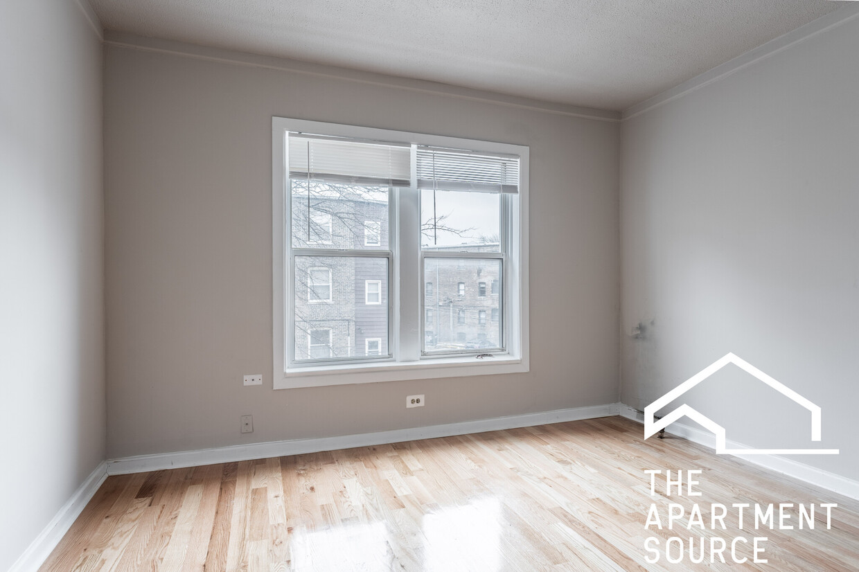 Foto principal - 5664 N Ridge Ave