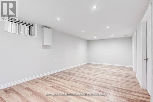 Building Photo - 260 Demaine Crescent
