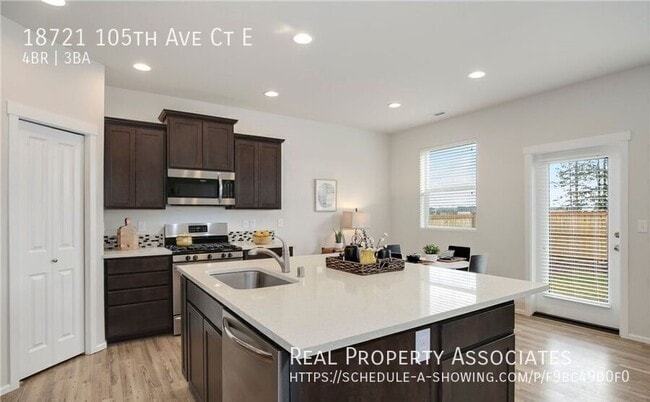 Foto del edificio - 18721 105th Ave Ct E