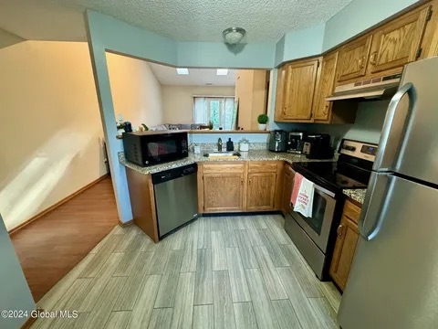 Building Photo - 5206 Forest Point Dr S