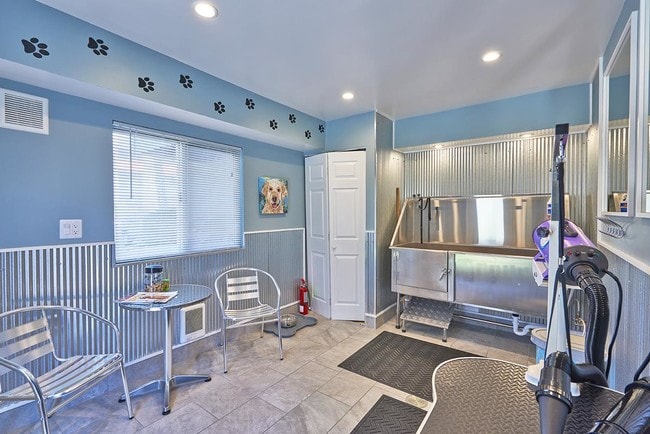 Sloan�s Lake Apartments Apartments Lakewood, CO