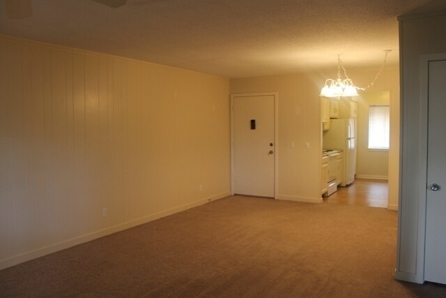 Foto del edificio - Two Bedroom Condo Steps to Coligny Beach