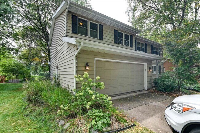 Building Photo - 4517 Stein Ave