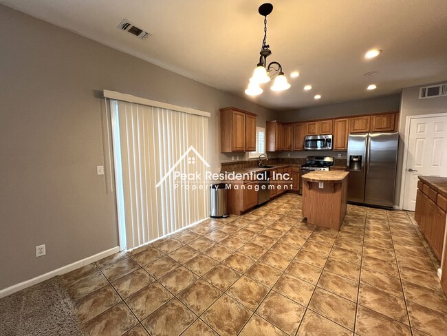 Foto del edificio - Wonderful 4bd/2.5ba North Natomas Home!