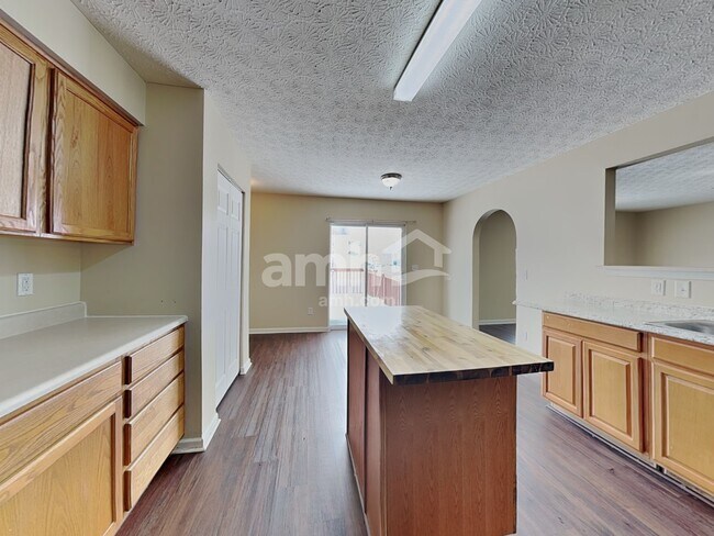 Foto del edificio - 8588 Greylag Ct