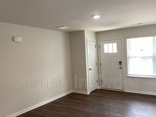 Building Photo - 29 Malcolm Ct