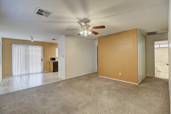 Building Photo - 2805 W Muriel Dr