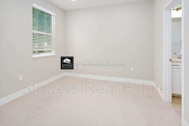 Building Photo - 3092 Maguire Way