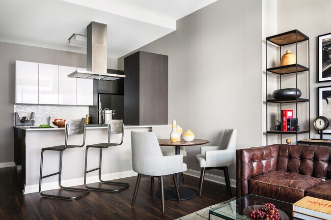 Photo - 162 N Clark St Apartment