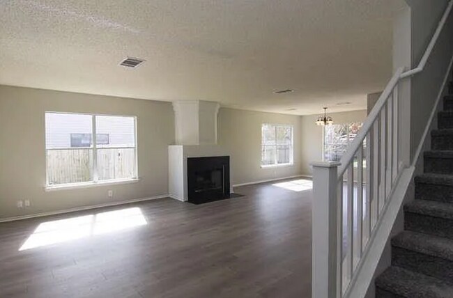 Foto del edificio - 12912 Latchwood Ln