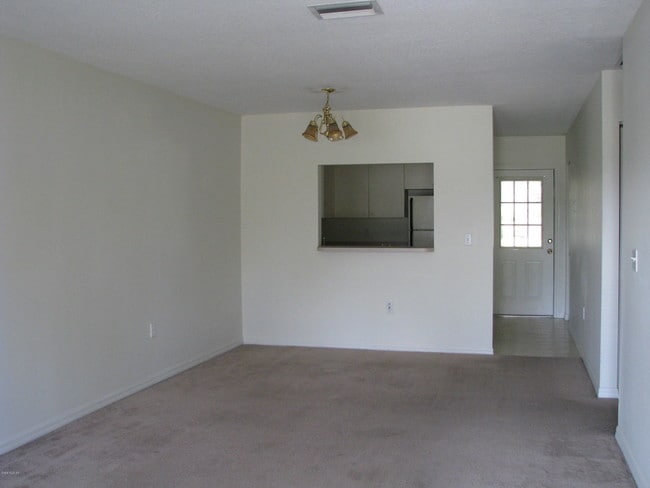 Building Photo - 42 Banyan Dr