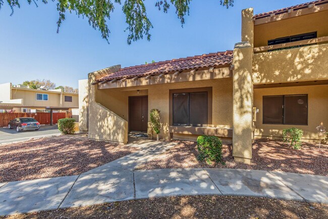 Foto del edificio - 5713 W Gelding Dr