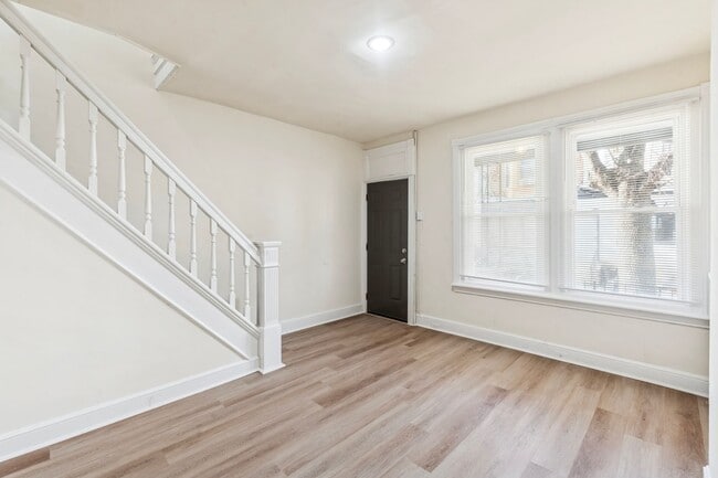 Foto del edificio - 3357 Malta St