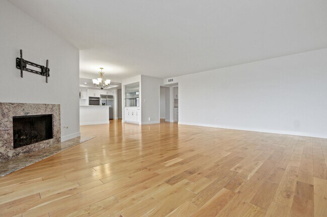 Foto del edificio - Panoramic View Condo For Lease