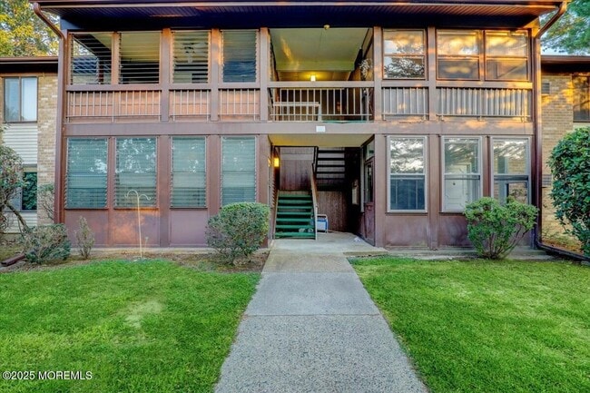 Building Photo - 115 Amberly Dr