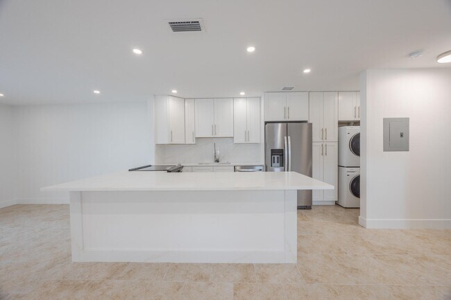Building Photo - 2625 Lowson Blvd