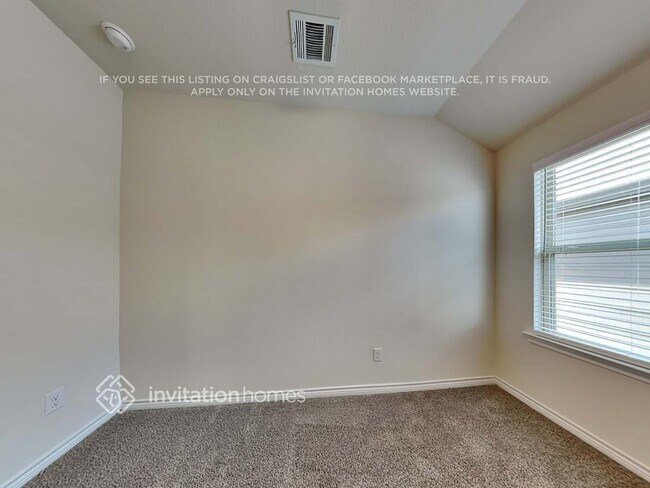 Foto del edificio - 7420 Seton Pl